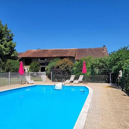 Authentic With Terrace And Shared Pool *