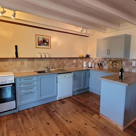 Vakantiehuis Authentic With Terrace And Shared Pool