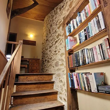 Vakantiehuis Authentic With Terrace And Shared Pool