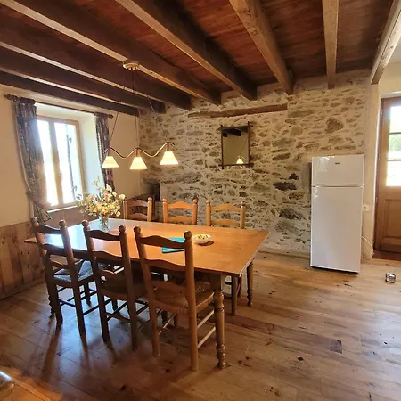 Vakantiehuis Authentic With Terrace And Shared Pool