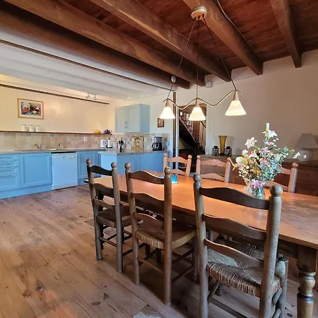 Authentic With Terrace And Shared Pool *