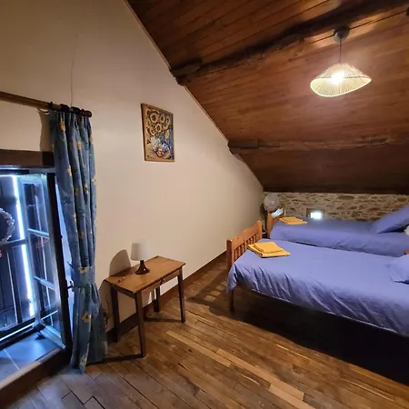 Vakantiehuis Authentic With Terrace And Shared Pool