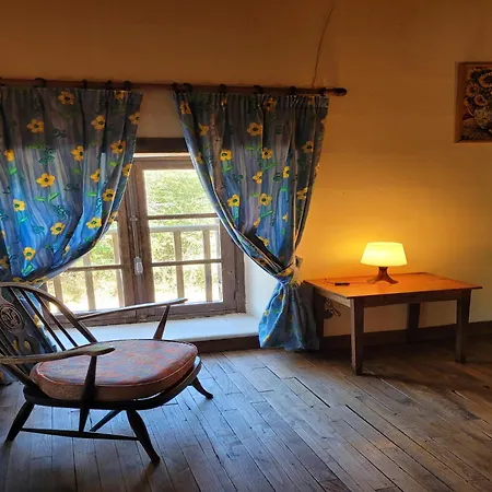 Authentic With Terrace And Shared Pool Saint-Saud-Lacoussière