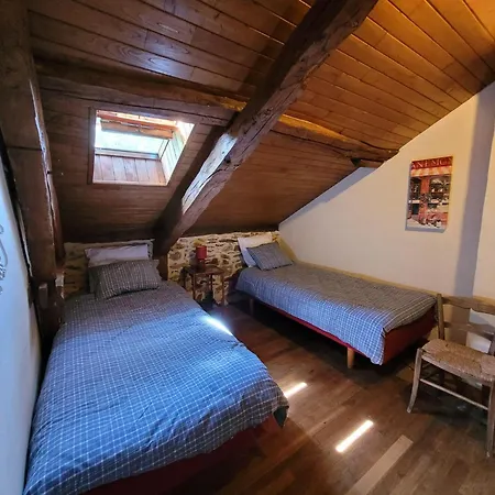 Authentic With Terrace And Shared Pool