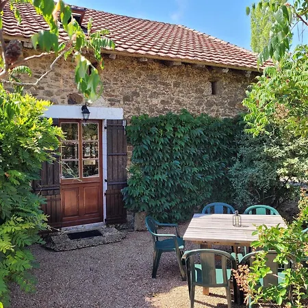 Authentic With Terrace And Shared Pool Saint-Saud-Lacoussière